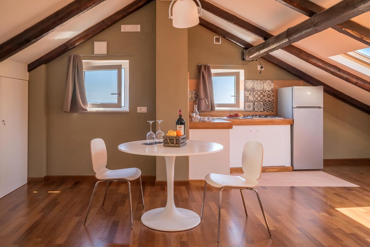 サレルノ Plaium Montis Bed & Breakfast エクステリア 写真