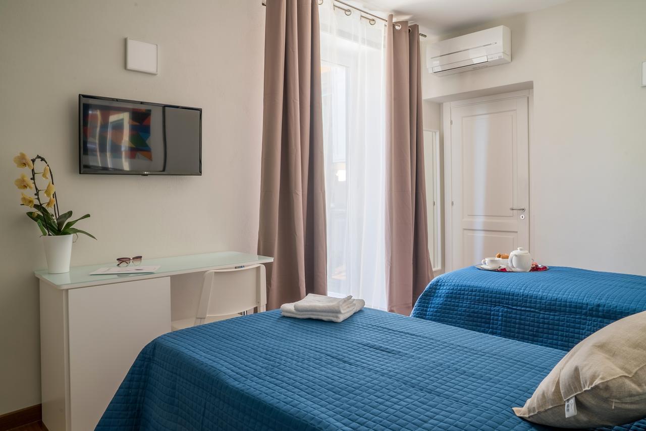 サレルノ Plaium Montis Bed & Breakfast エクステリア 写真